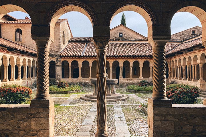 Elegant Designs for Long and Narrow Courtyard Spaces